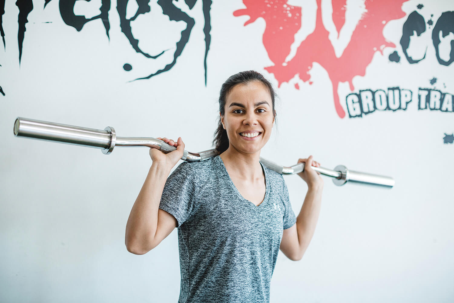 Sofia Hardest 30 high intensiv training instructor with barbells