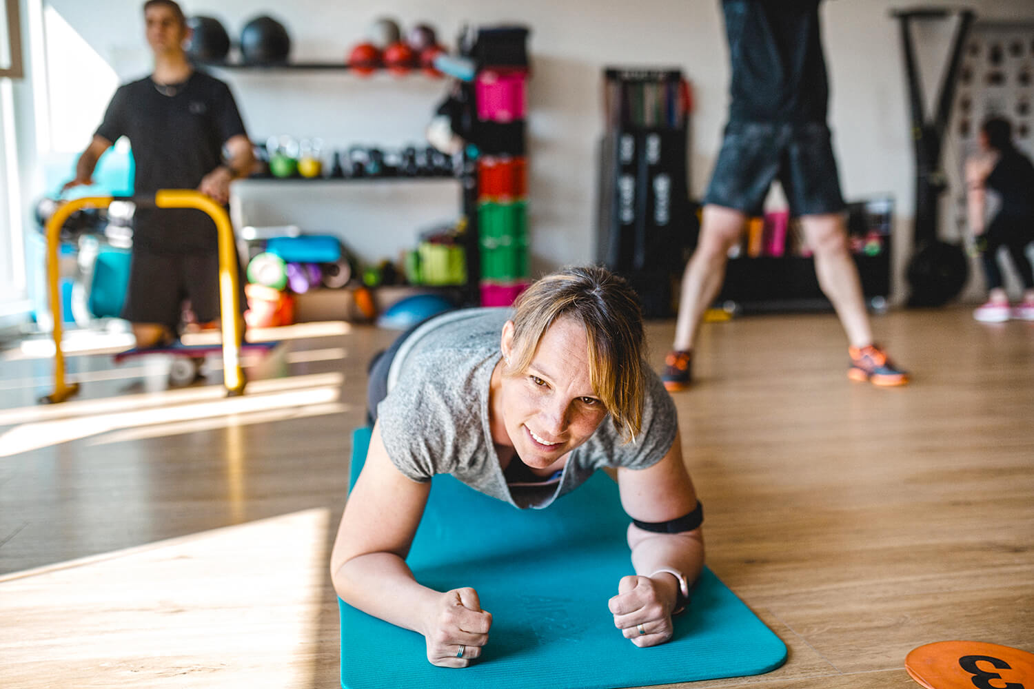 Hardest 30 high intensiv training nicole doing plank